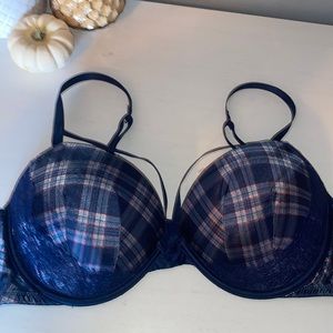 VS push bra in plaid